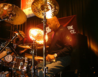 Chester Thompson Drummerworld